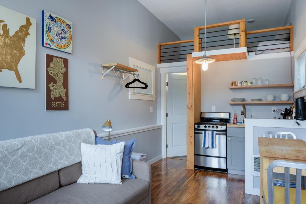 Tiny House By Kabino Mini Modern Tiny Home Heart Of Green Lake Pet Friendly Wifi Loft Up Ladder Plus Sleeper Sofa Seattle Exteriör bild